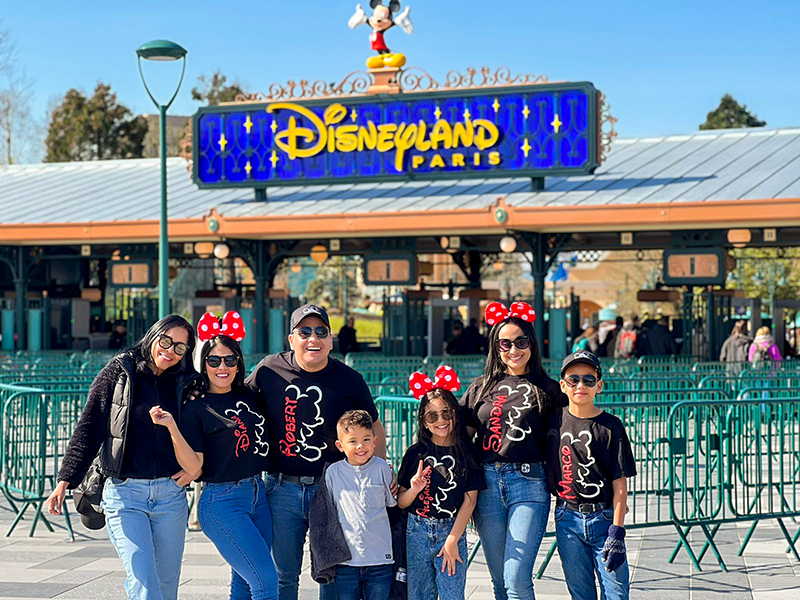 Clientes en Disneyland de París.